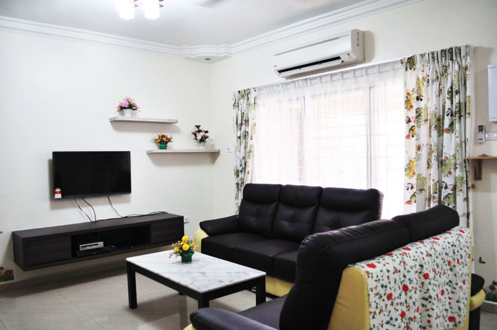 Garden Vacation Suite Бентонг Екстер'єр фото
